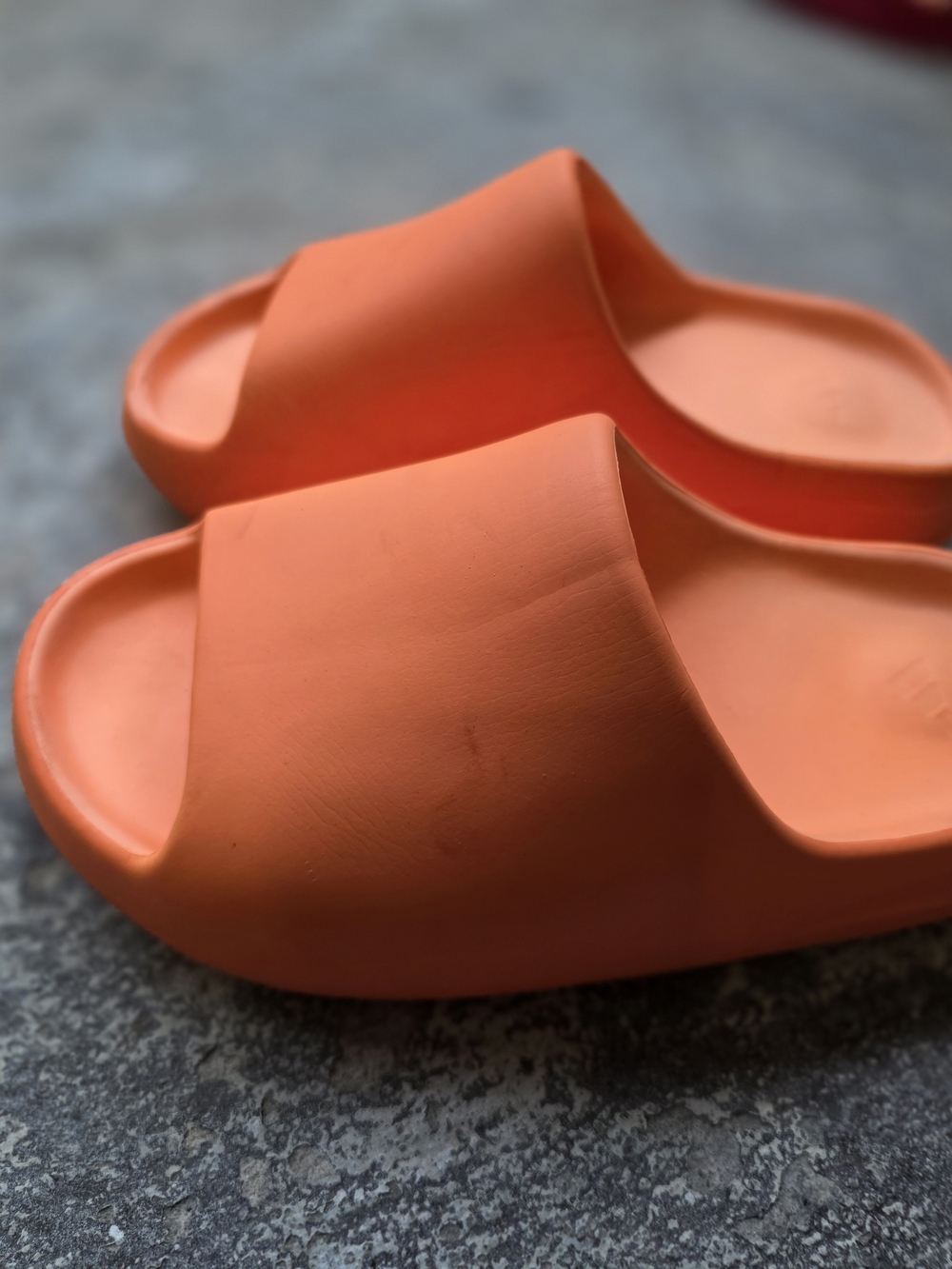 adidas Originals Orange Yeezy Slide Sandals - Picture 10 of 11